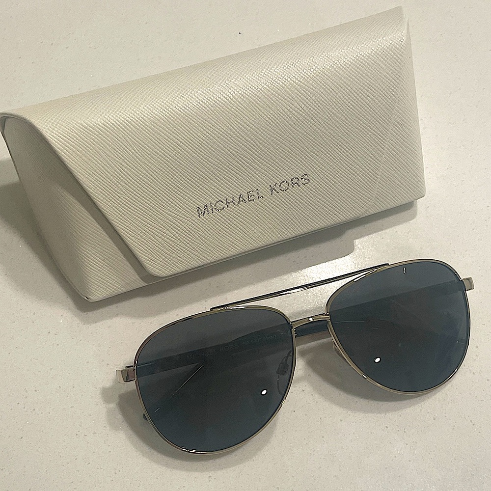 Michael Kors Hvar 5007 Sunglasses - Picture 3 of 3